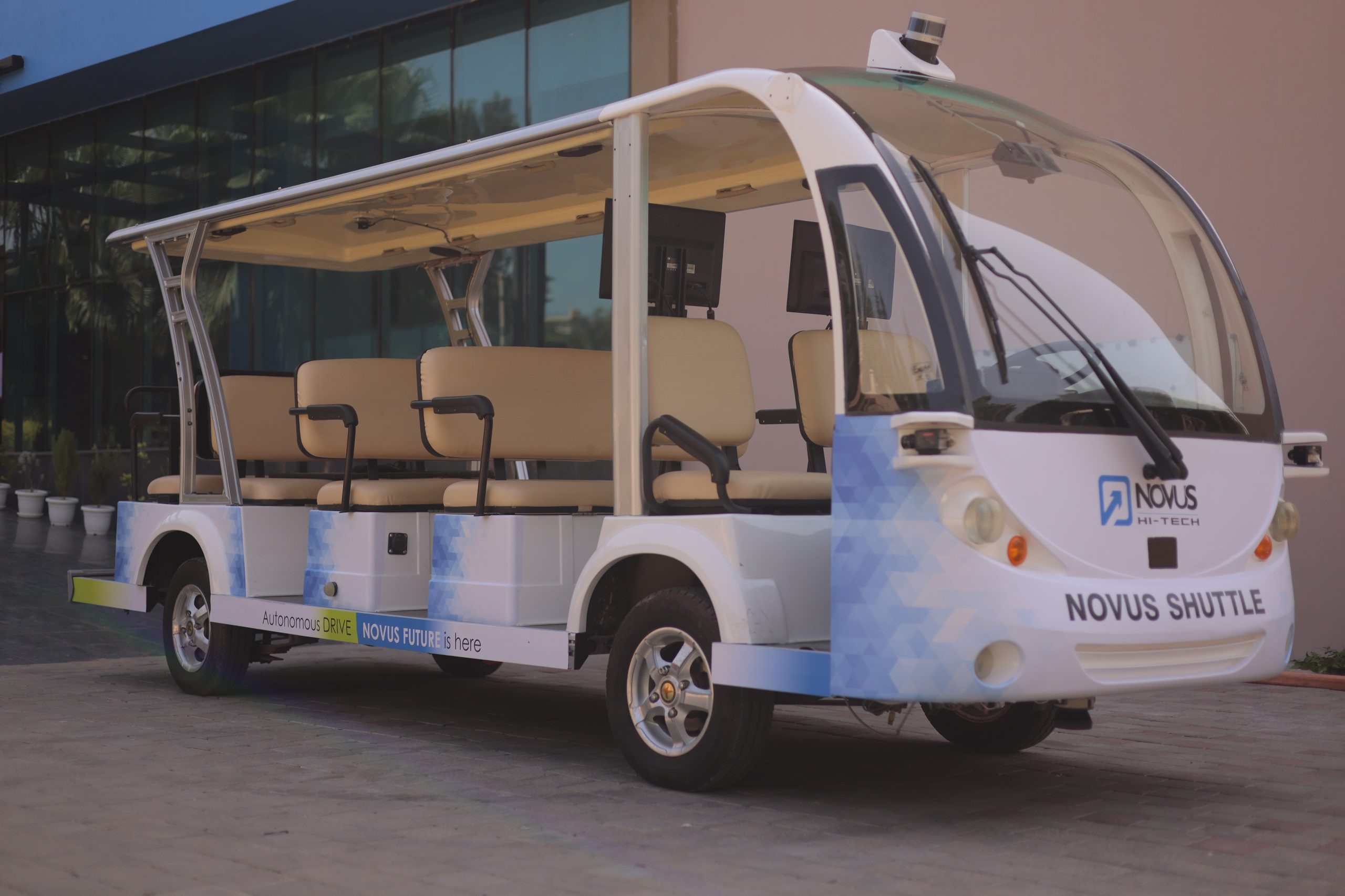 Read more about the article Hi-Tech Robotic Systemz unveils India’s first driverless shuttle